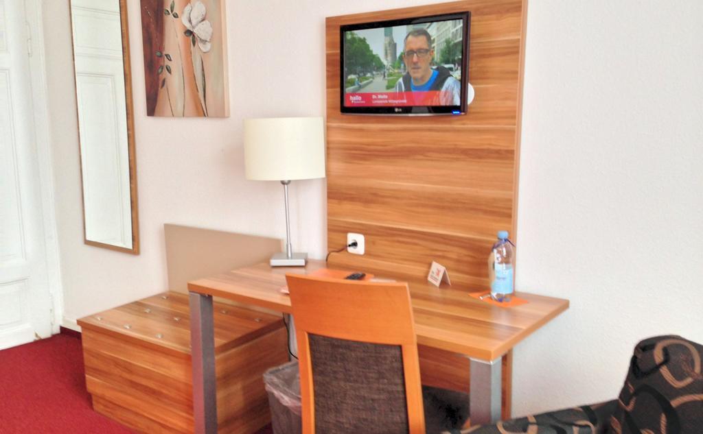 בינגן אם ריין Hotel Cafe Konditorei Koeppel מראה חיצוני תמונה